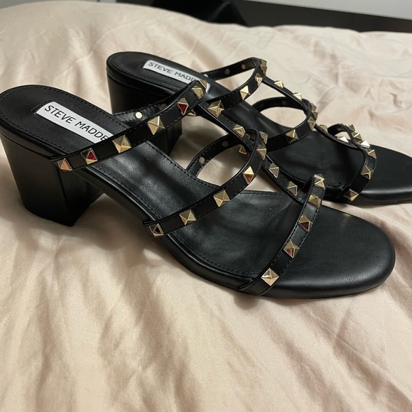 Brand new sandals - Picture 3 of 3